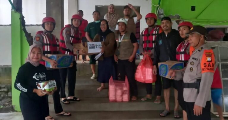 Bersama Lazis NU, Relawan Milenial Makassar dan Setya Kita Pancasila Sulsel Bantu Korban Banjir di Manggala